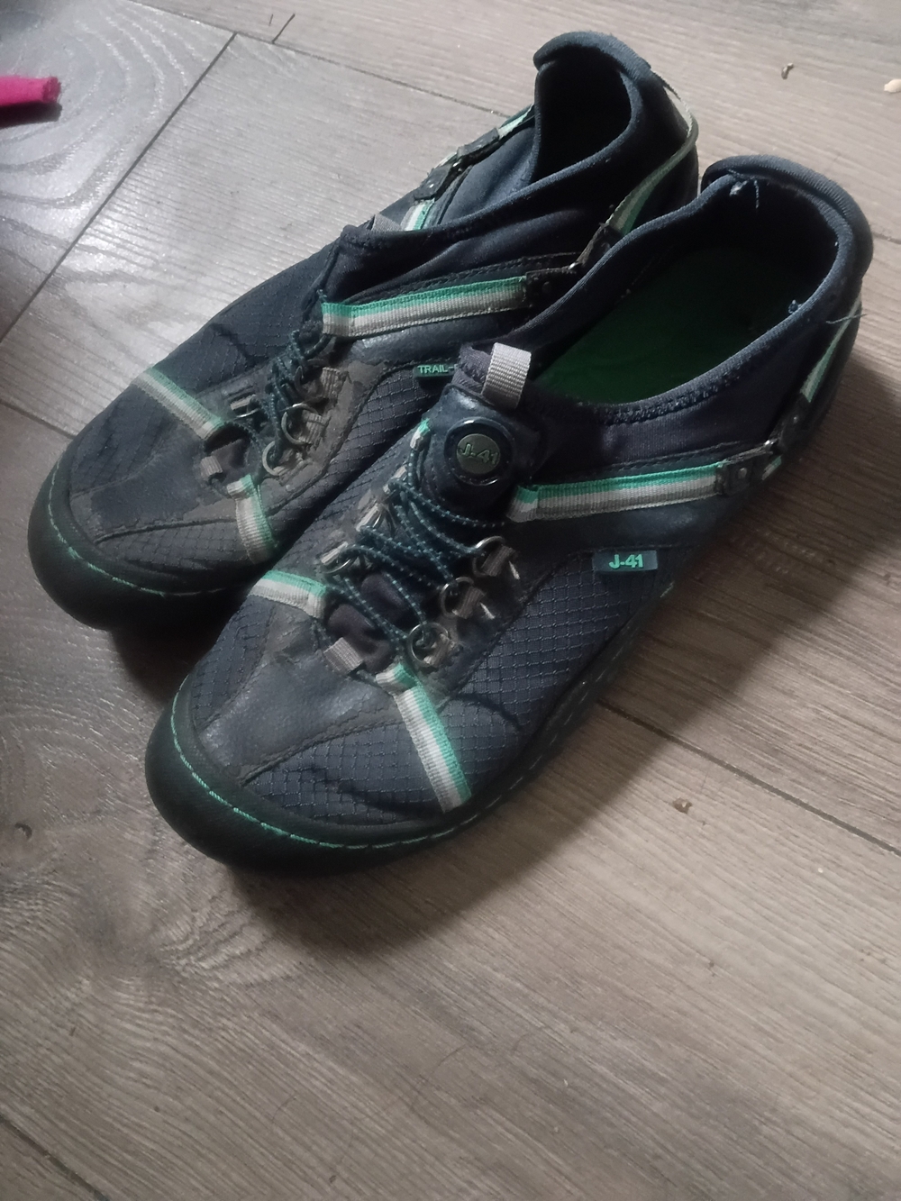 J-41 Womens Casual Sport Shoes in Navy with Green Accents